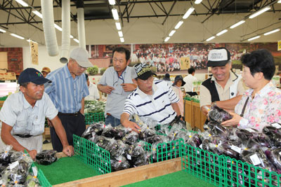 100827farmarssisatu07.jpg