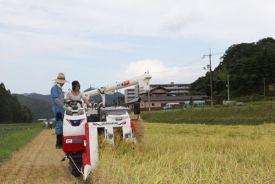 100913tutikaorikouryu02.jpg