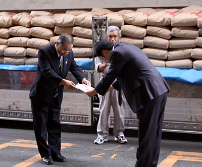091007kounotorimaihatu2.jpg
