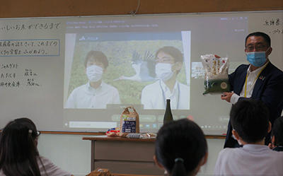 210714香港日本人学校でオンライン食育授業.jpg
