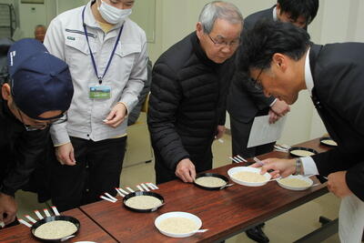 HP251224JAたじま 品質向上へ43点審査、酒米「兵庫北錦」審査会を開催、兵庫・JAたじま.jpg