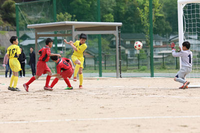 190428soccer2.jpg