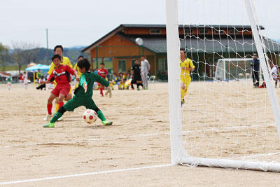 190428soccer3.jpg